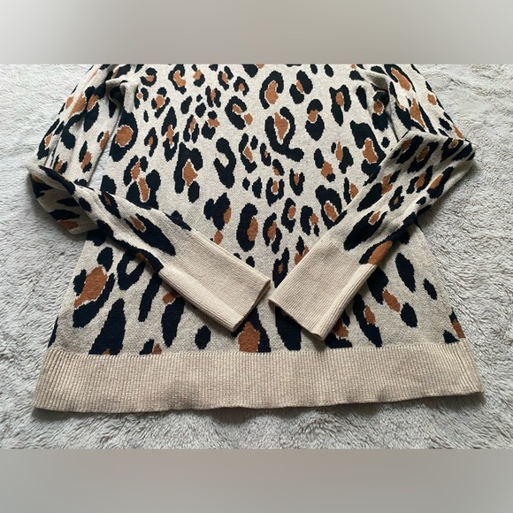 A New Day Leopard Sweater 🐾 - Picture 9 of 10
